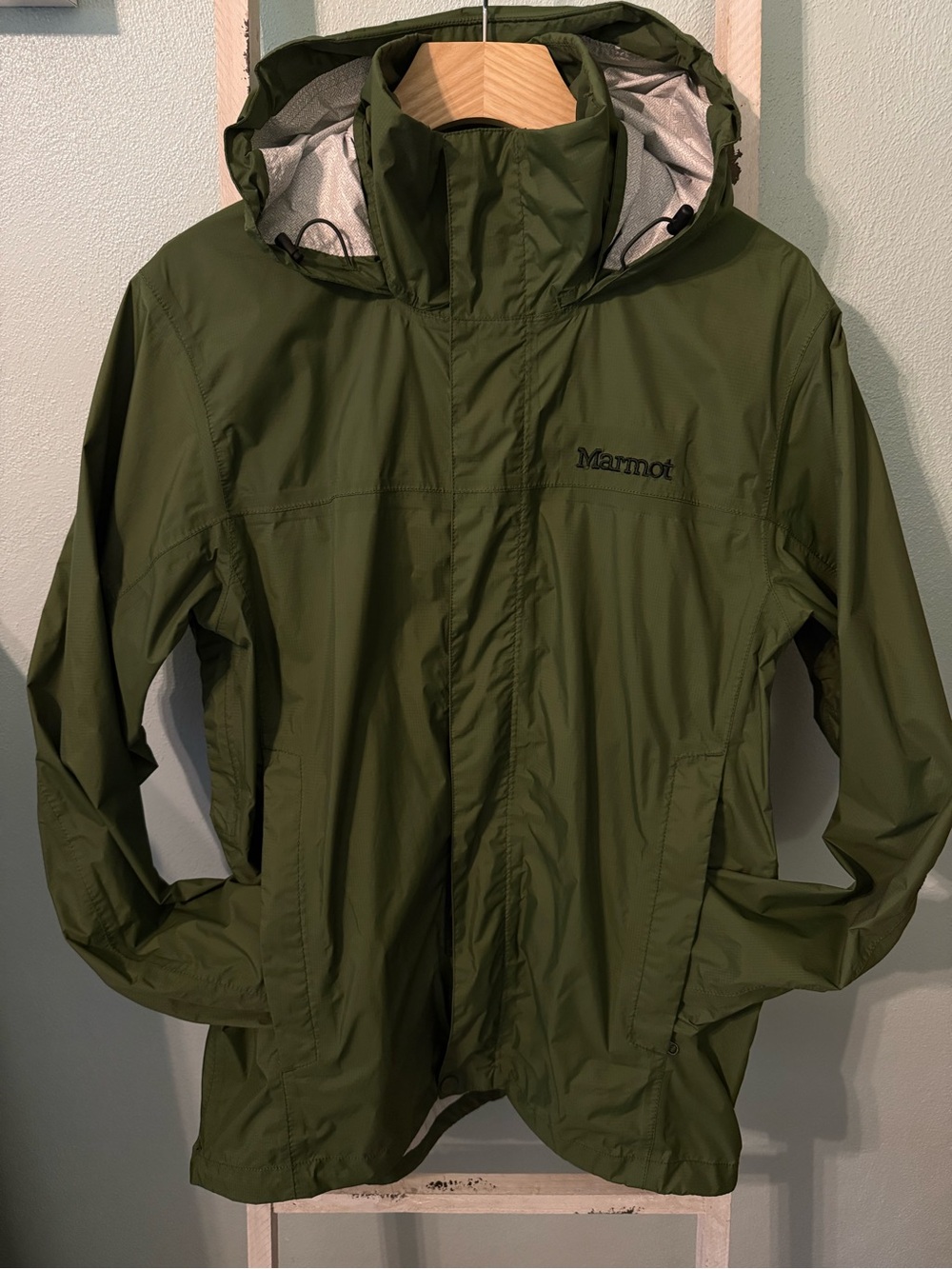 Marmot Olive Green Women’s Windbreaker Raincoat Hooded Side Vent Size S